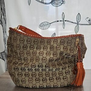 Michael Kors Large Hobo Bag With Wallet. Excellent Used Condition.